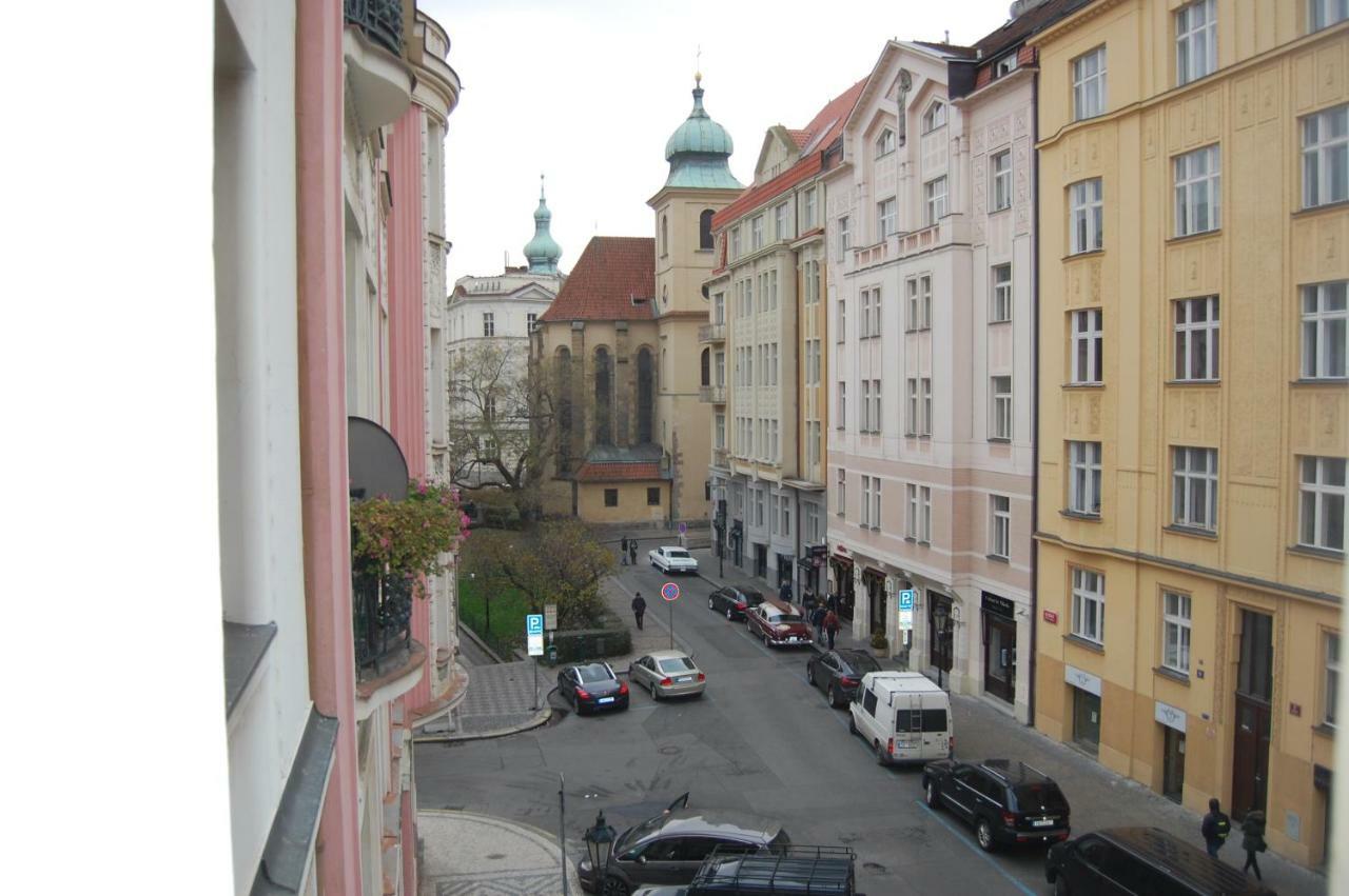 Apartment In The Heart Of Прага Екстериор снимка