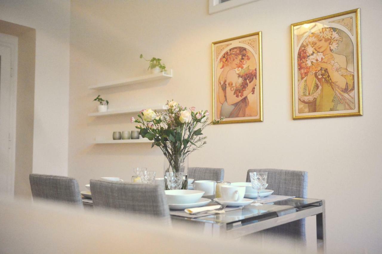Apartment In The Heart Of Прага Екстериор снимка