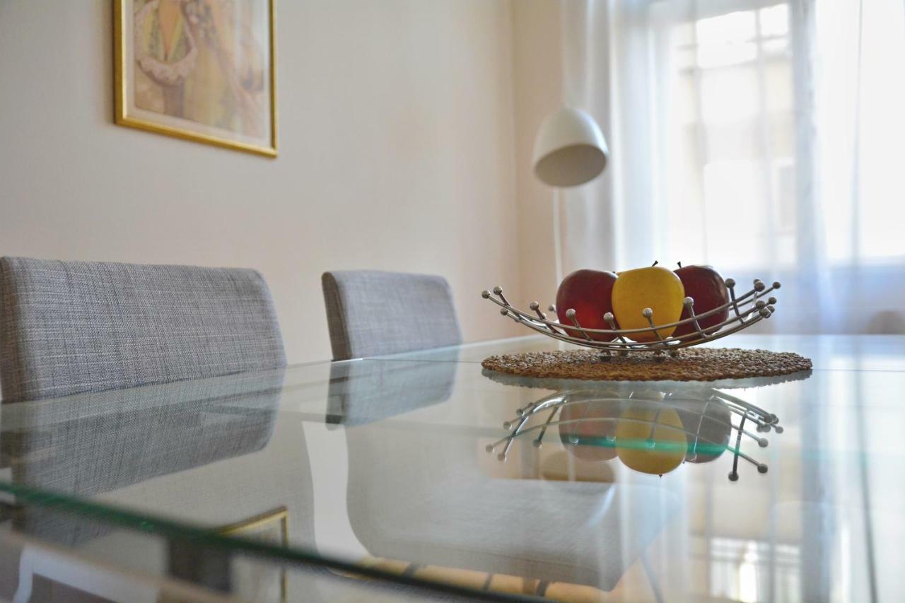 Apartment In The Heart Of Прага Екстериор снимка