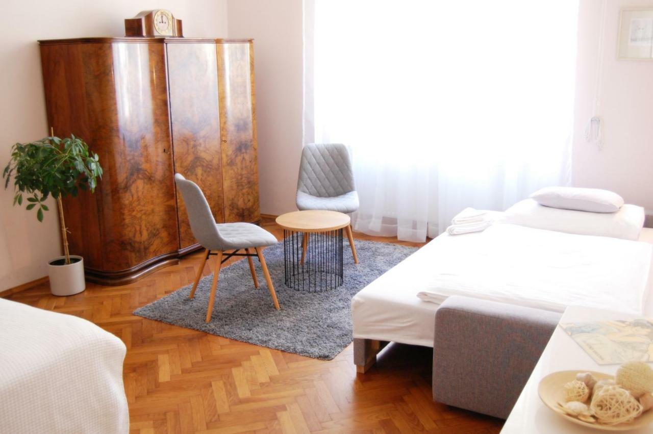 Apartment In The Heart Of Прага Екстериор снимка